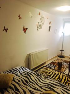 Postel nebo postele na pokoji v ubytování Rolling Stone Hostel