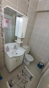 Koupelna v ubytování sea view , 2 person jacuzzi,sea 50 meters