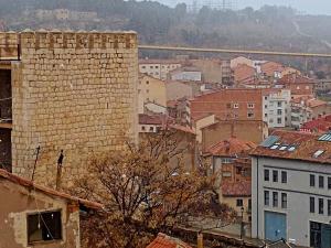 a view of a city with buildings at Apartamento 3 habitaciones en el centro de Teruel in Teruel