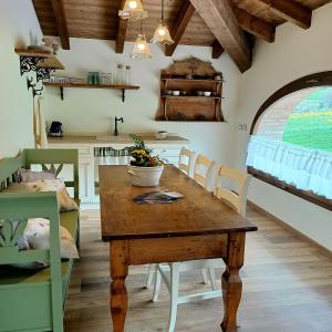 Dining area sa farm stay