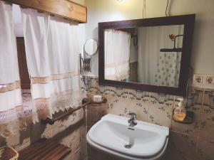 Kúpeľňa v ubytovaní La Era de San Blas Jacuzzi exterior + 37 fotografií
