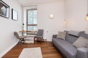 Posedenie v ubytovaní Sea Towers 15th floor Apartment with Sea View by Renters Prestige