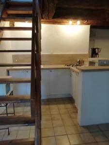 Kuhinja oz. manjša kuhinja v nastanitvi Gîte du mont de transet