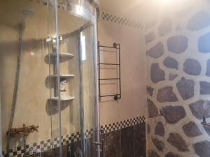 Phòng tắm tại Joli Chalet dans une ferme Pour familles exclusivement près ifrane