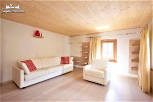 A seating area at Appartamenti Green by Livigno Accomodation