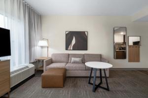 Ruang duduk di Staybridge Suites - Flowood - NW Jackson, an IHG Hotel