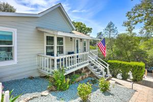 Gallery image of Unique Historic Cottage - Walk to Main St! in Sutter Creek