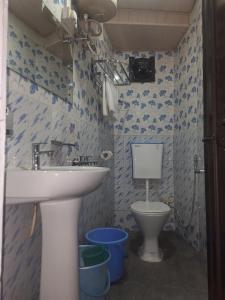 Koupelna v ubytování Kanari B&B
