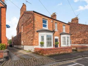 Gallery image of Cathedral Quarter House with free Secure Driveway Parking for 2 Cars in Lincoln