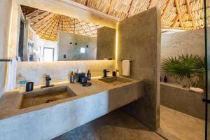 Koupelna v ubytování Maya Tulum By G Hotels