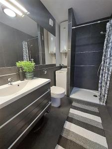 Kúpeľňa v ubytovaní Urban Nest, sunny apartment 4 stars Rijeka