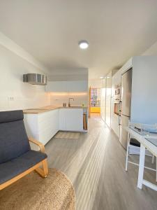 Kuchyň nebo kuchyňský kout v ubytování Estudio en los Cristianos. Ubicación ideal.