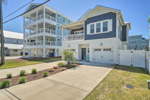Gallery image of Bright Coastal Abode with Porch and Beach Access! in Carolina Beach