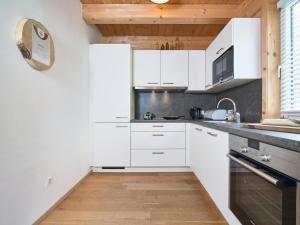 Kuchyňa alebo kuchynka v ubytovaní Murtal Chalet