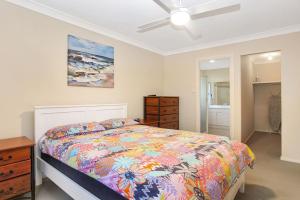 מיטה או מיטות בחדר ב-Four Bedroom Quality Townhouse