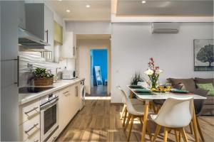 Eldhús eða eldhúskrókur á Magnolia Homes Zakynthos