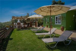 Garður fyrir utan Magnolia Homes Zakynthos