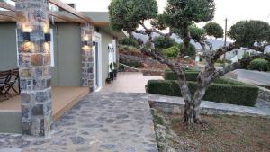 Vonkajšia záhrada v ubytovaní Casa Kaneli Luxury Villa Elounda