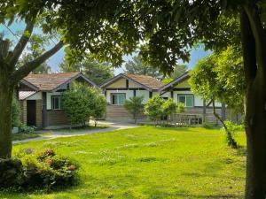 Log Park Dochidol Ranch外面的花园