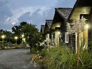 Log Park Dochidol Ranch外面的花园