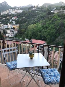 A balcony or terrace at Prima Perla