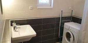 Kúpeľňa v ubytovaní APARTMÁN BRATISLAVA city & parking + 17 fotografií