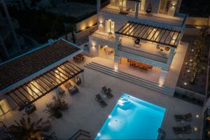 Bazén v ubytovaní Luxury Villa Salvina alebo v jeho blízkosti
