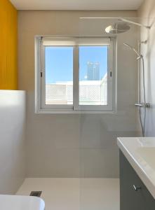 A bathroom at INFINITY Sunny Home by Cadiz4Rentals