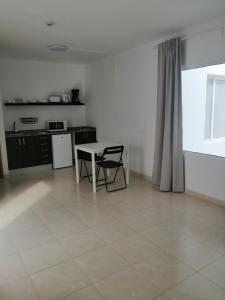 Kuchnia lub aneks kuchenny w obiekcie Apartamentos Tabaiba