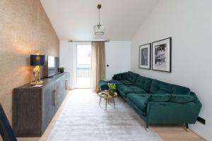 A seating area at Apartments Traunkai Bad Ischl
