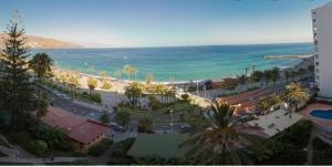 Escapada romántica con vistas al mar y a la ciudad en ...