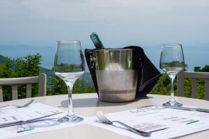 Nápoje v ubytovaní Manthos Mountain Resort & Spa