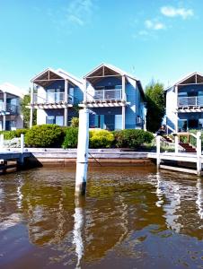 Photo de la galerie de l'établissement The View - Captains Cove Waterfront Resort, à Paynesville