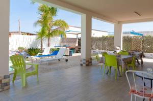 Patio nebo venkovní prostory v ubytování Villa con piscina Alcamo Marina