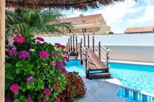 Bazén v ubytování Duerming Velero Apartamentos nebo v jeho okolí