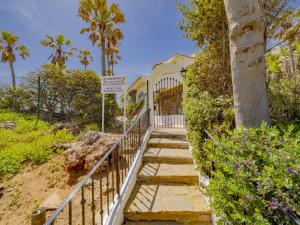 Ogród w obiekcie Cubo's Penthouse Cabopino Port Marbella & Parking