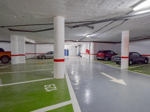 Zdjęcie z galerii obiektu Cubo's Penthouse Cabopino Port Marbella & Parking w Marbelli
