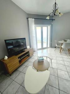 A television and/or entertainment centre at Villa Panorama