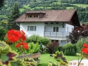 Vonkajšia záhrada v ubytovaní Pension Strauss