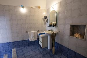 Koupelna v ubytování Bougainville House + 37 fotografií