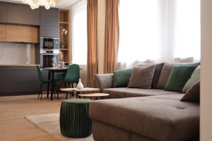 Posedenie v ubytovaní BEAUTIFUL AND STYLISH 2 BEDROOM APARTMENT in the City Center and in the Pedestrian Zone