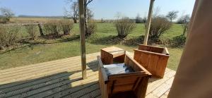 Tente Cabane du Camping Hautoreille外面的花园