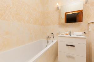 Kúpeľňa v ubytovaní Apartament Na Woli Sowińskiego by Noclegi Renters