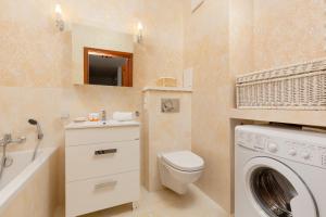 Kúpeľňa v ubytovaní Apartament Na Woli Sowińskiego by Noclegi Renters