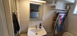 Koupelna v ubytování Hällestrand apartment 34