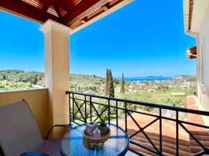Balkón alebo terasa v ubytovaní Luxury Villa Makris with private heatable pool by DadoVillas