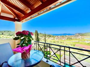 Balkón alebo terasa v ubytovaní Luxury Villa Makris with private heatable pool by DadoVillas