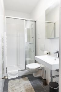 A bathroom at Modern and lovely apartment next to subway station