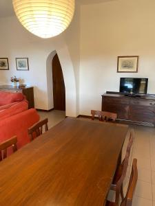 A television and/or entertainment centre at Casaleaurelia