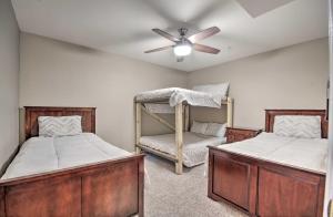 Gallery image of Spacious Lakefront Condo with Community Pools! in Camdenton